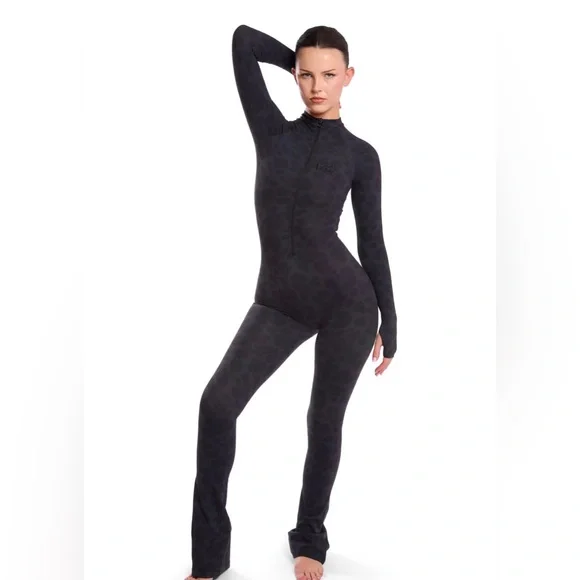 BODY BY RAVEN DARK GIRAFFE JUMPSUIT🦒🖤 - Picture 3 of 8